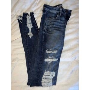 American Eagle Women's Distressed Blue Jeans Size 2 X-Long